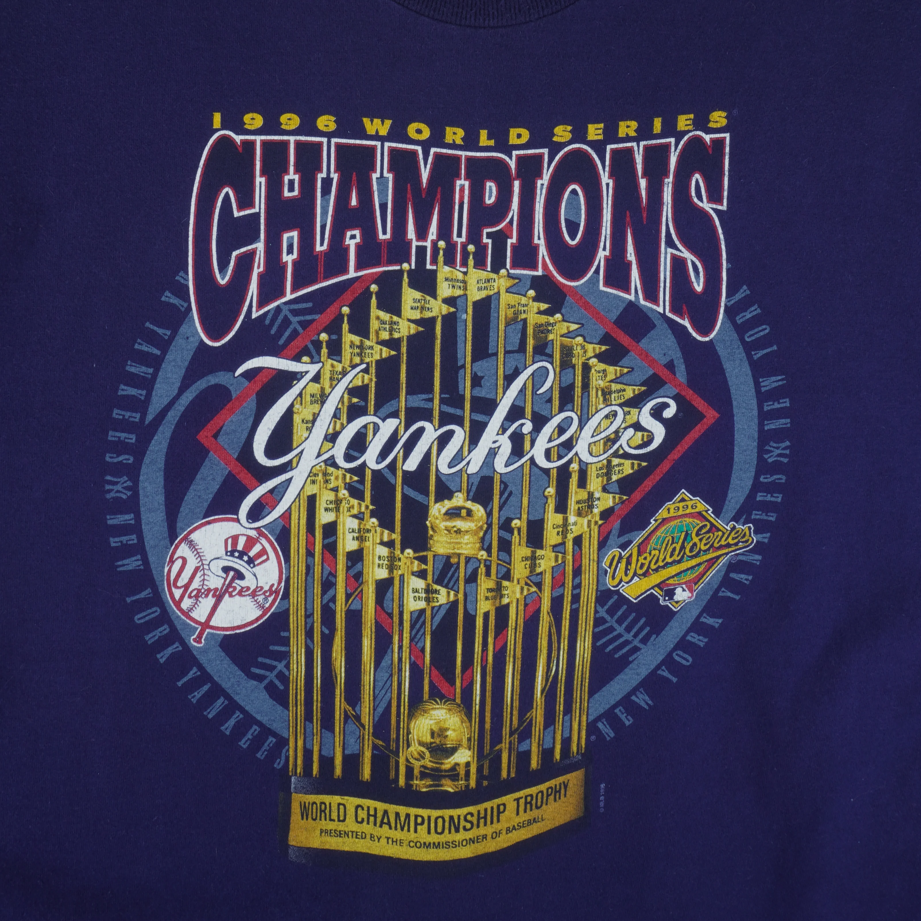MLB - New York Yankees World Series Champs Trophy T-Shirt 1996 X-Large - Image 3
