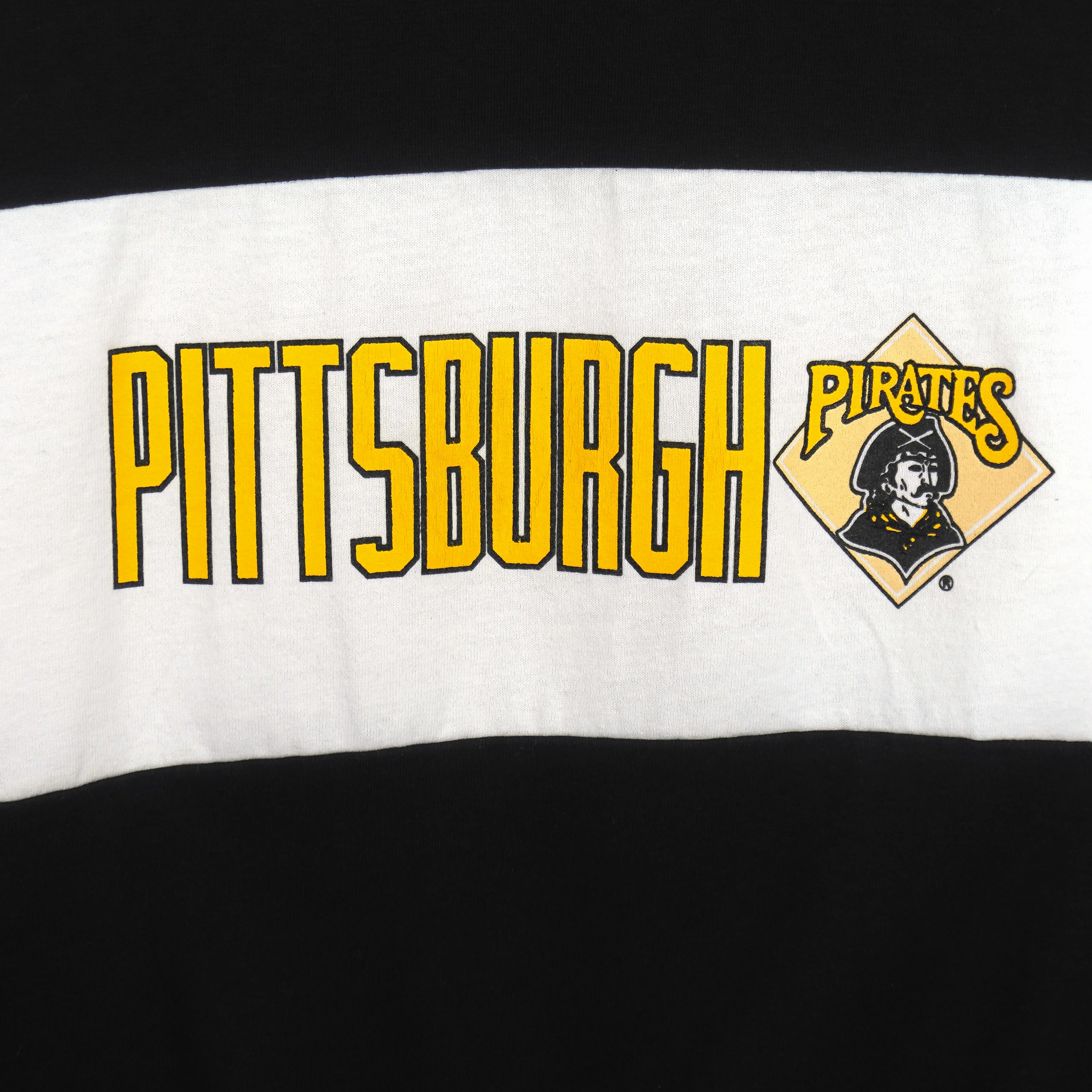 MLB (Nutmeg) - Pittsburgh Pirates Spell-Out T-Shirt 1980s X-Large - Image 3