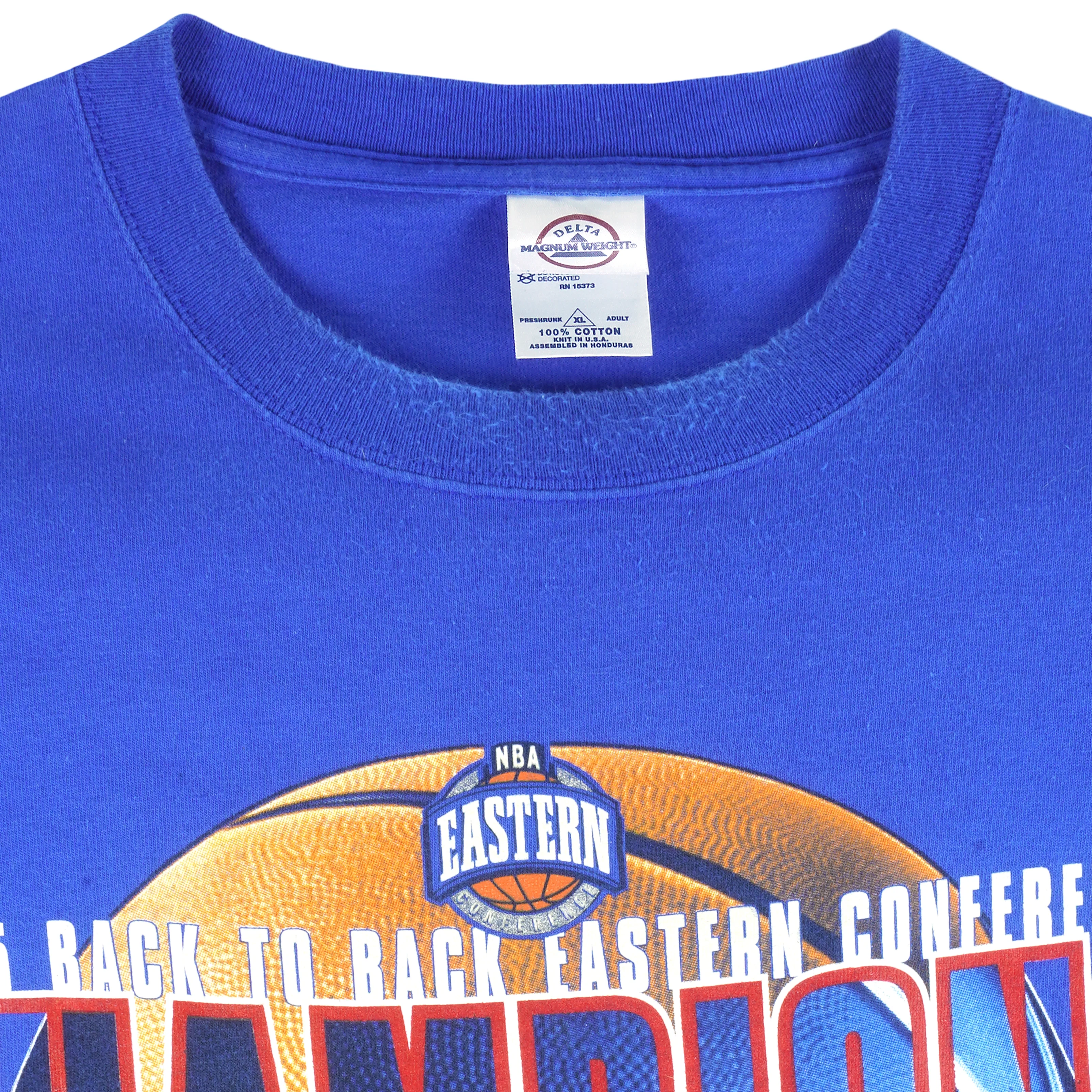 NBA (Delta) - Detroit Pistons Champions T-Shirt 2005 X-Large - Image 4