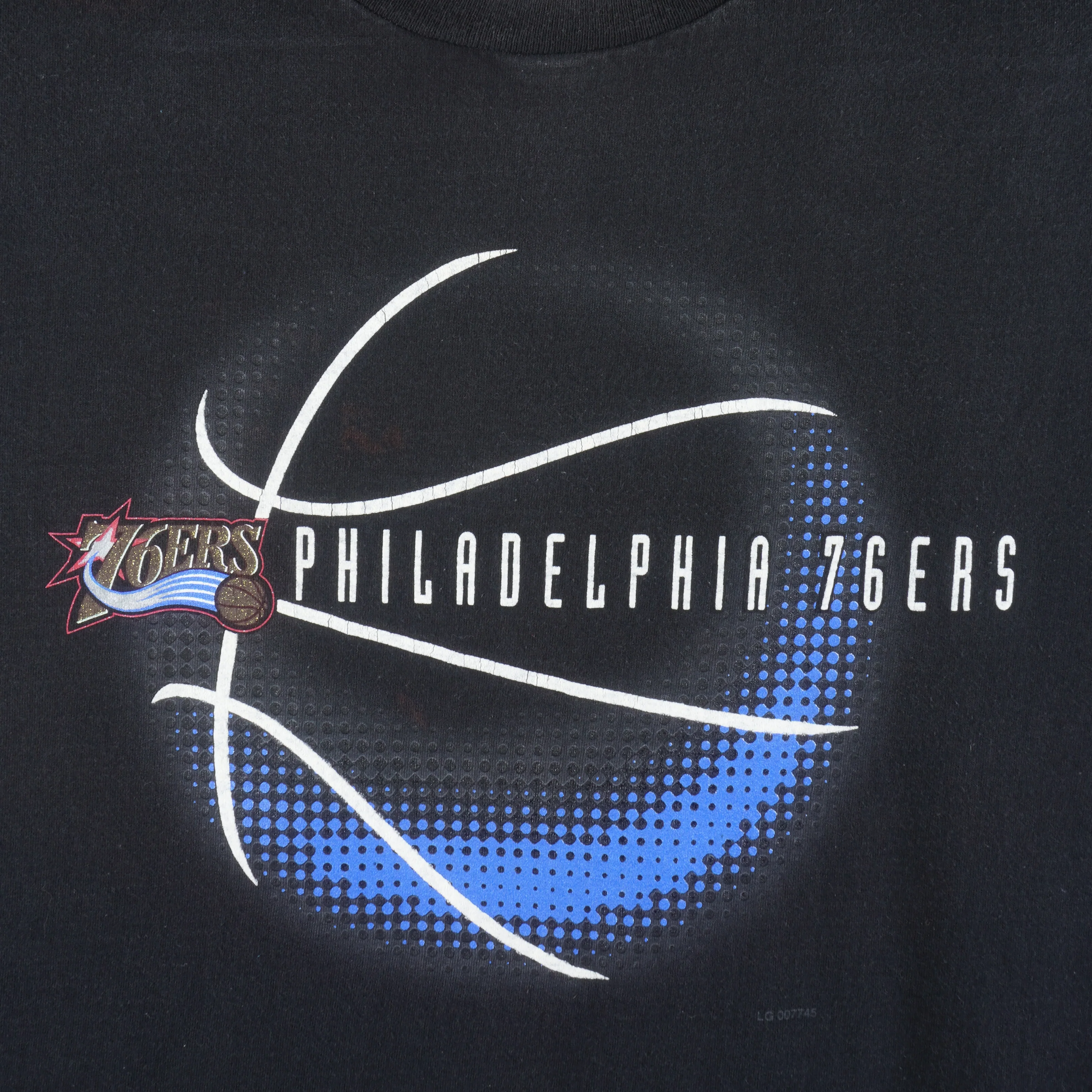 NBA (Logo Athletic) - Philadelphia 76ers T-Shirt 1990s Large - Image 3
