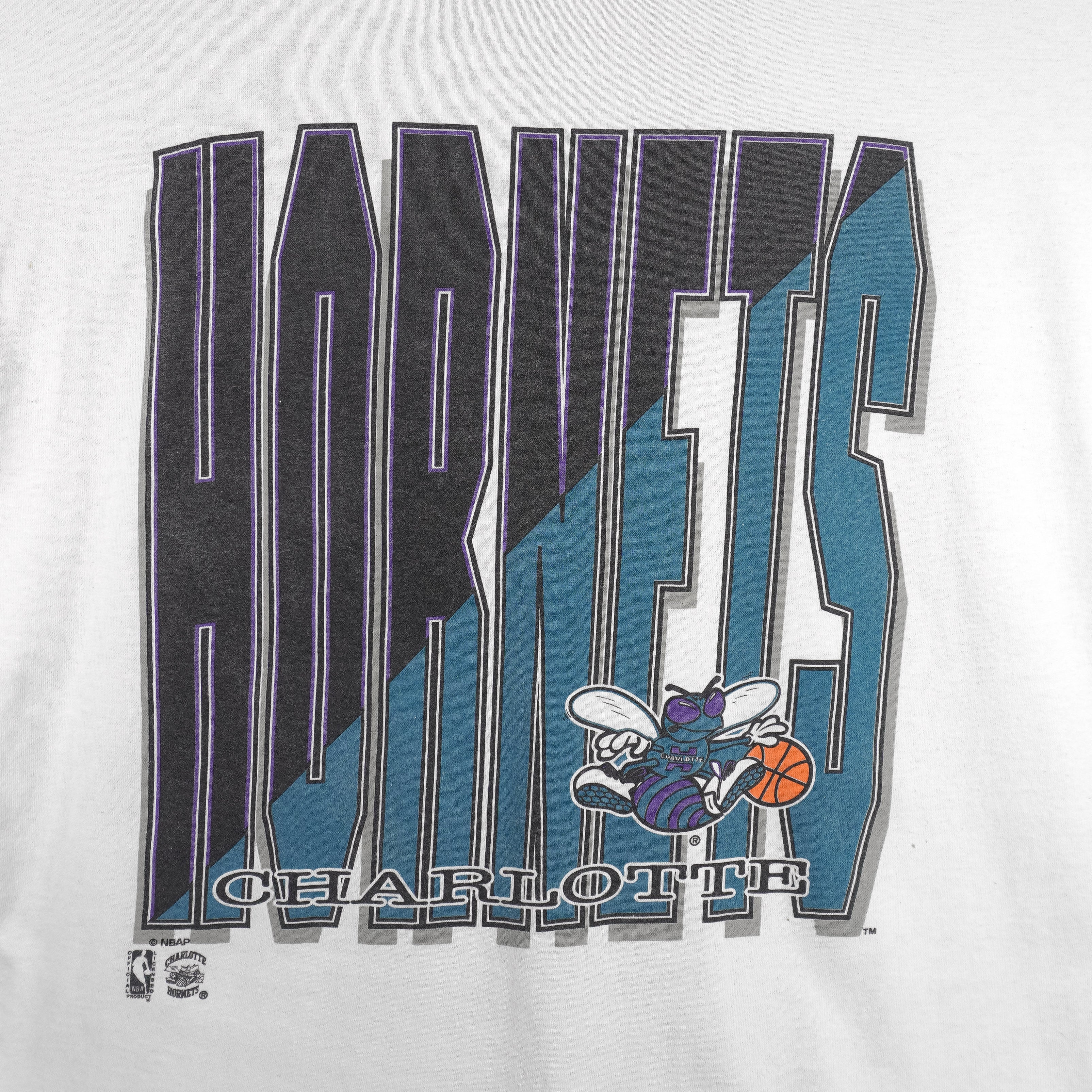 NBA (Official Fan) - Charlotte Hornets T-Shirt 1990s X-Large - Image 3